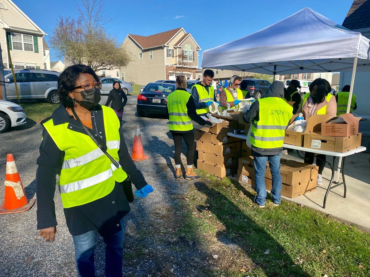 fcfaglobal's tweet photo. FCFA hosted its 2nd Annual Turkey Giveaway on 11/19/22 @thehillinc church. Hundreds received free turkeys with support from @wegmans and @amerigroup3 . Thanks to all volunteers, nursing students &amp; faculty from @marylandnursing and staff from Walter Reed. #HappyThanksgiving !🦃🍁 https://t.co/3UsJ3MIchx
