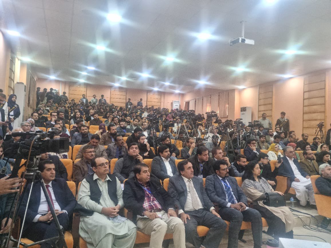 PlanComPakistan's tweet photo. Planning Minister Ahsan Iqbal while addressing #36thAGM and #PSDEconference in Quetta emphasises the importance of inclusive development. He said Govt has started a special project to uplift #20PoorestDistricts, out of which 11 are from #Balochistan. https://t.co/7Ycb2IWNUS