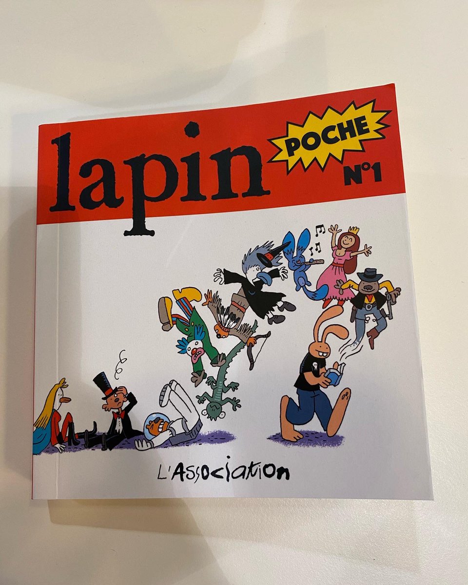 IdealComix's tweet photo. Un Lapin, de @lassociation, qui a connu plusieurs déclinaisons et apparaissant aujourd’hui au format poche, en reprenant les atours du légendaire Pif Poche et cornaqué par le mythique @lewistrondheim
#lapinpoche #lassociation #bd #dessin #bandedessinee #humour https://t.co/vmq8bDwvXe