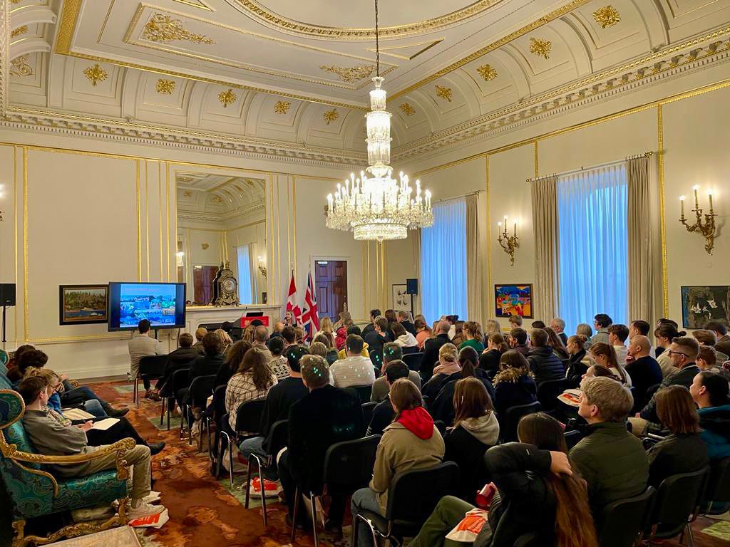 CanadianUK's tweet photo. Thank you to everyone who joined us at the #EduCanada Fair at #CanadaHouse last weekend. Now is your chance to take a bold step &amp; #StudyInCanada! 🇨🇦

Missed us? Find out more about studying in Canada at https://t.co/gx7jWAd5rt or by emailing LDNEducation@international.gc.ca. https://t.co/e71BRxItbI