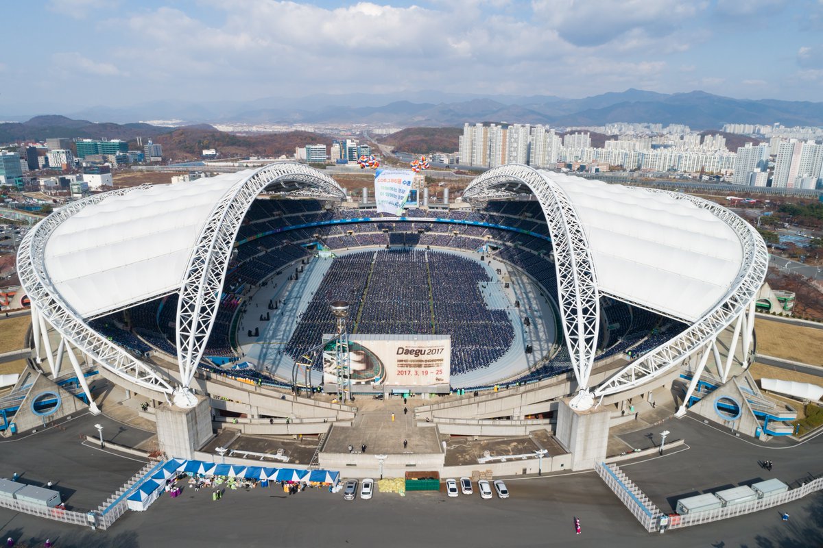 📷 사진으로 보는 10만 수료식 ✨

단 1년 만에 1️⃣0️⃣6️⃣1️⃣8️⃣6️⃣명 수료🎓

#신천지예수교회 #10만수료식_개최 #세계최대규모 #단1년만에 #수료생106186명 #전세계_수료생배출 #월드클래스 #질서정연 #안전제일 #시온기독교선교센터 #말씀 #인정 #전세계에서몰려옴 #졸업 #대구 #상생 #지역경제_활성화