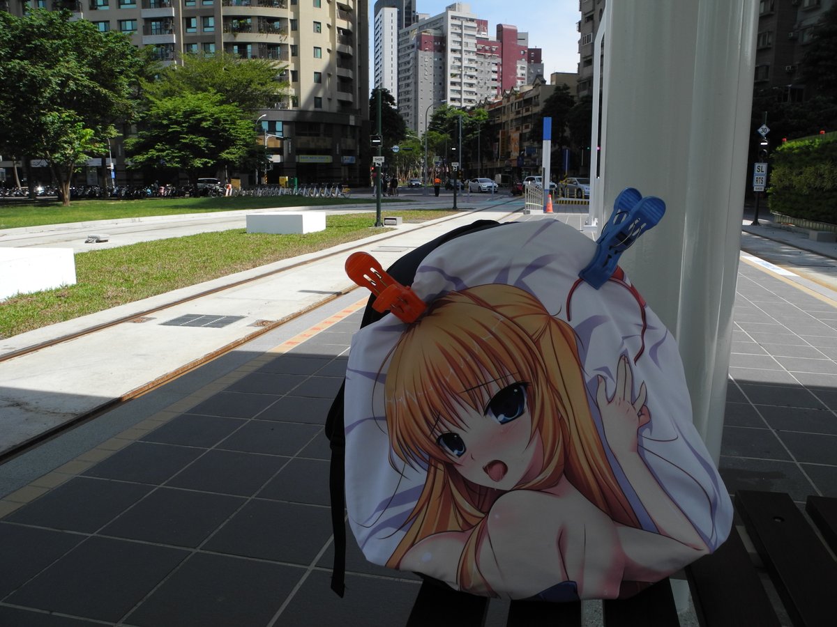 zxc33010's tweet photo. 外拍 鼓山區

輕軌龍華國小站

みけおう老師,繪畫風祭衣

#真夏の夜の雪物語 #EXONE #風祭衣 #高雄市 #鼓山區 https://t.co/31Yxie0Xpi