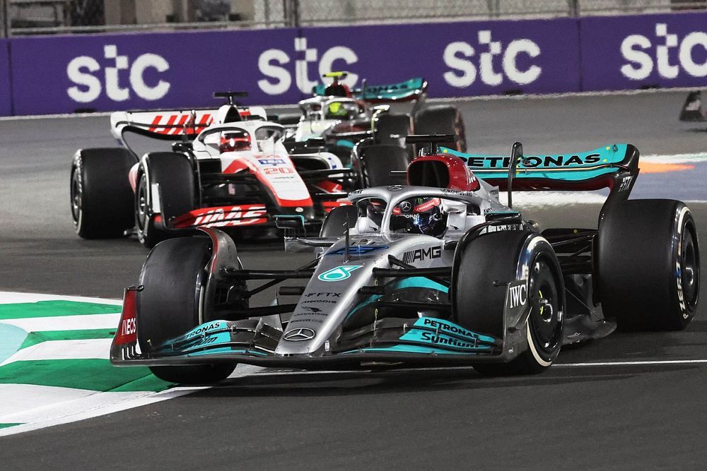 FraudmulaSem's tweet photo. Which driver is better?

Like=Norris
Retweet=Russell https://t.co/WaKEkBtJJQ