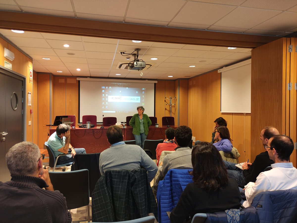 erosionlab_ias's tweet image. Great meeting with our colleagues at @IAS_CSIC.
Learning🔎, working 🔧 and... enjoying! 🫒
#RedSuelos
#soilprotection