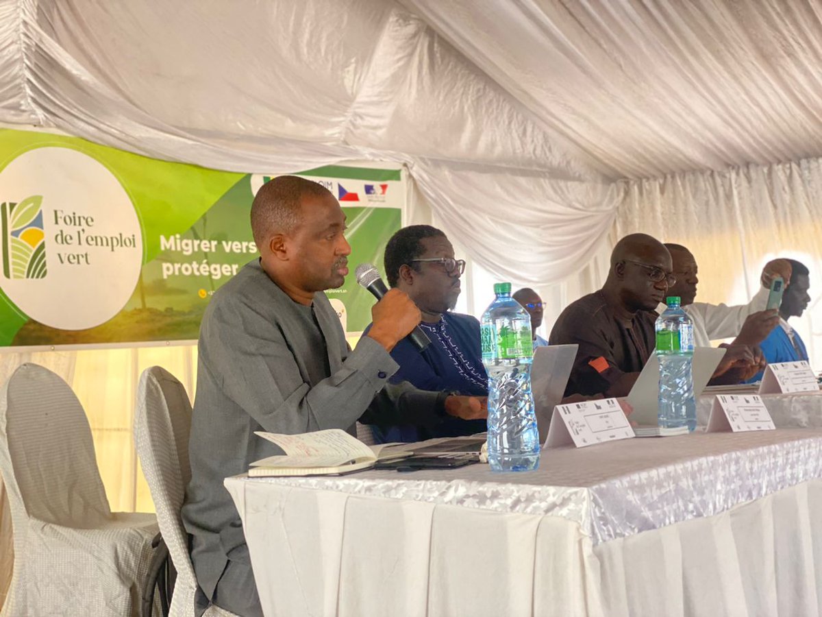 VertEmploi's tweet photo. Panel sur Investissements notamment les Opportunités d'investissements nationaux, régionaux et de la diaspora- les financements verts. Et les mécanismes de financements. 
@sa_apix @dersenegal @FONGIP 
@OimSenegal @OngVIS @FranceoSenegal @TchequieAfrique  
 #AfricaTrustFund https://t.co/qJirgolybk