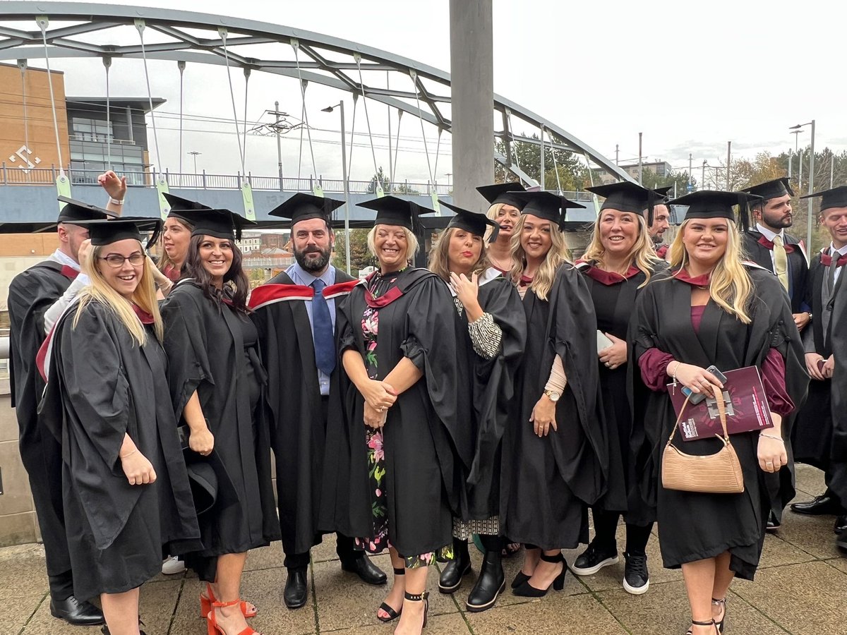 ShuParamedic's tweet photo. #Classof2022 you did us so proud! Well done from all of us @HallamHWLS  👏🏻👏🏻👏🏻👏🏻👏🏻🎓 https://t.co/wML0kwpDJf