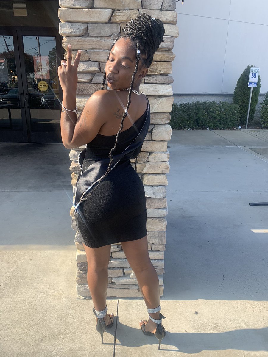 Sharian_Nacole's tweet photo. I don’t mean to brag but I been showing my ass lately 😎🖤
11/14 ♏️🍾
#LateUploads https://t.co/XvwtxND5bP
