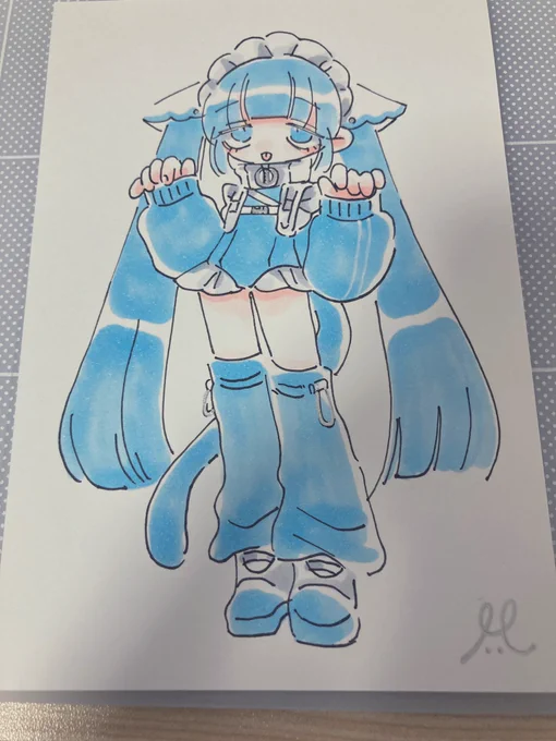 フリフリのニャ〜 