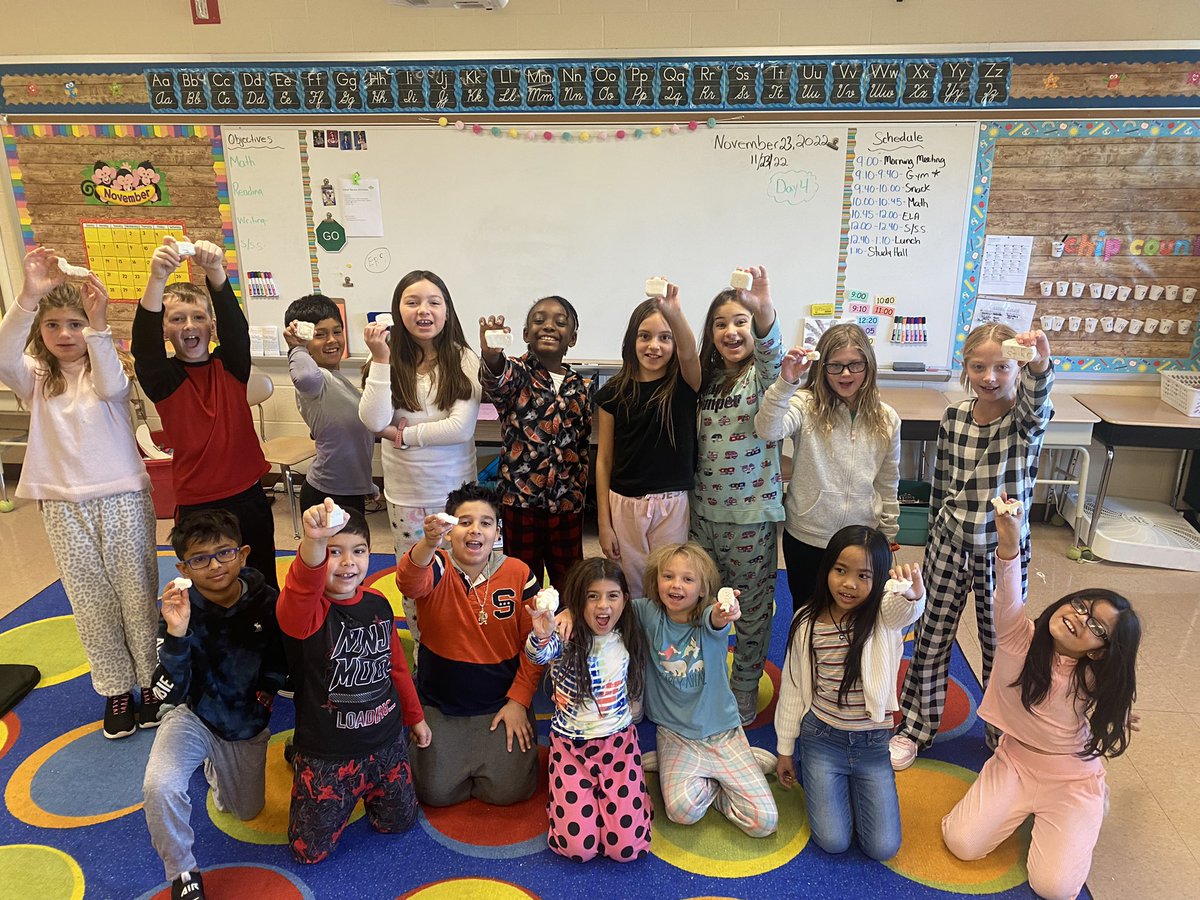 We are so thankful for all our students in Room 32. We hope everyone has a great Thanksgiving. 💚🐾🦃