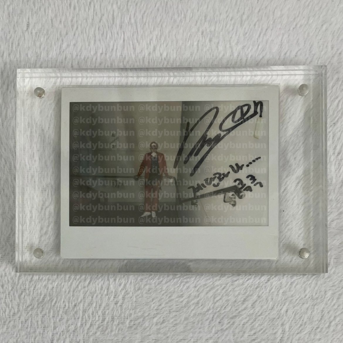 kdybunbun's tweet photo. WTS DOYOUNG SIGNED POLAROID
Cherry Bomb (disclosed, wide) - $350

nct 127 pc 엔시티 도영 체리밤 싸인 공개 폴라로이드 포카 사인 폴라 양도 https://t.co/rWjb4zFqCi