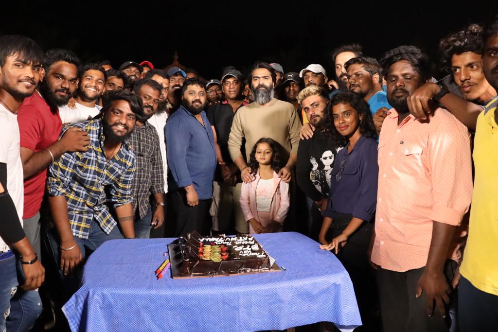 behindwoods's tweet photo. Shooting of #PathuThala Successfully wrapped up.
#PathuThalaWrapsUp
#AGR #Atman #SilambarasanTR
@StudioGreen2 @Kegvraja @PenMovies @jayantilalgada @SilambarasanTR_ @Gautham_Karthik @arrahman @nameis_krishna
@priya_Bshankar @KalaiActor
@Iamteejaymelody @digitallynow https://t.co/lPGGde6TRE