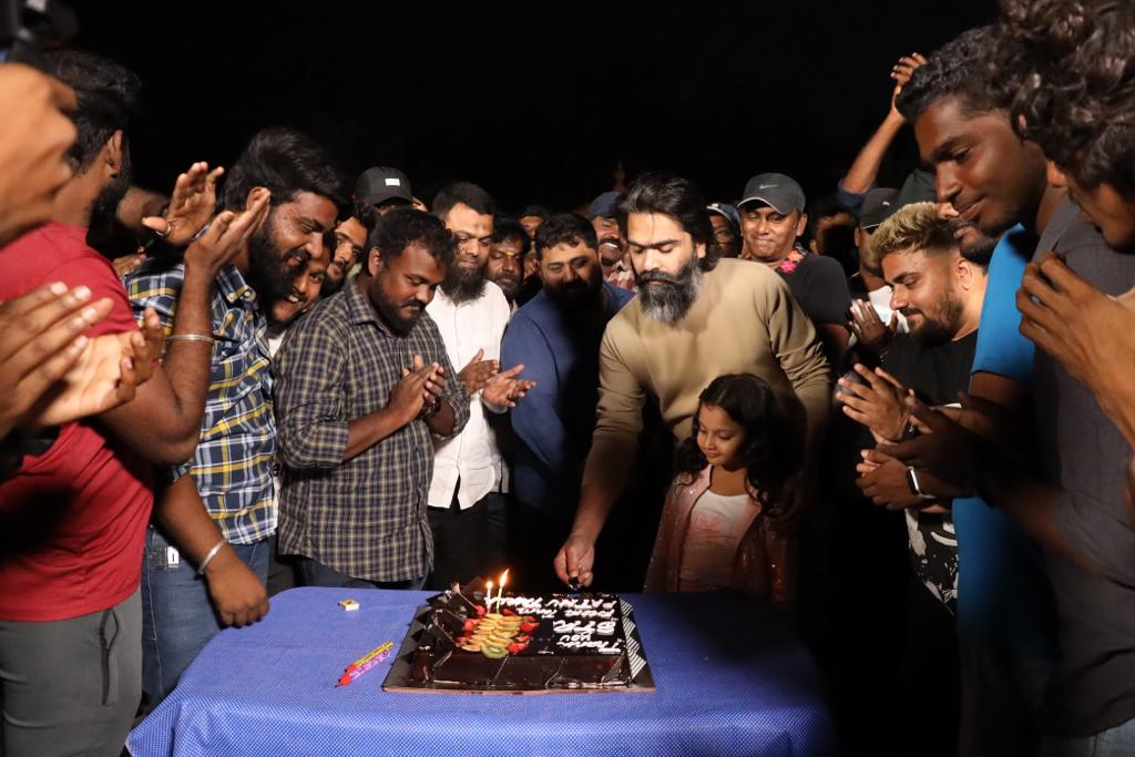 behindwoods's tweet photo. Shooting of #PathuThala Successfully wrapped up.
#PathuThalaWrapsUp
#AGR #Atman #SilambarasanTR
@StudioGreen2 @Kegvraja @PenMovies @jayantilalgada @SilambarasanTR_ @Gautham_Karthik @arrahman @nameis_krishna
@priya_Bshankar @KalaiActor
@Iamteejaymelody @digitallynow https://t.co/lPGGde6TRE