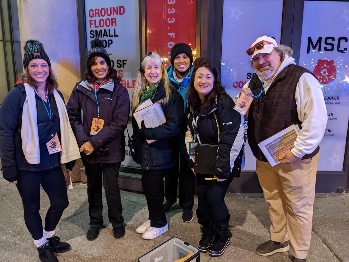 ChiParade's tweet photo. Calm before the storm. Participants getting ready, volunteers are taking their spots, and a beautiful sun is rising. Happy Thanksgiving! #ChiParade
How to watch the parade today: https://t.co/nahgL1i7Zw https://t.co/TajYQHqLfP