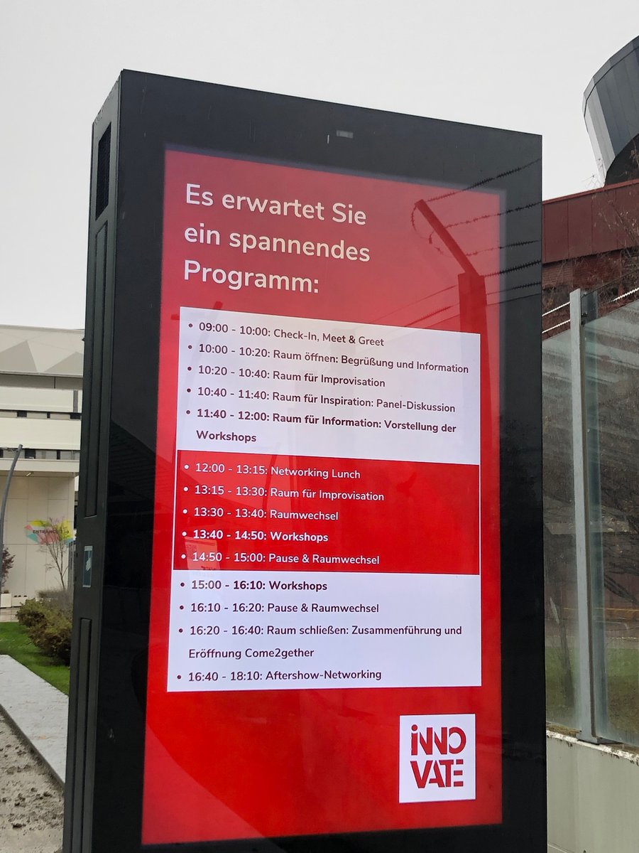 MargitSchratz's tweet photo. Interessanter Austausch heute auf der #Innovate2022 von #BMKÖS @Stadt_Wien @wu_vienna mit @sonjajoechtl #StefanThurner @ro_bbic zur Zusammenarbeit von Wissenschaft und Verwaltung bei der Bewältigung der multiplen Krisen https://t.co/65GzJEfpGe