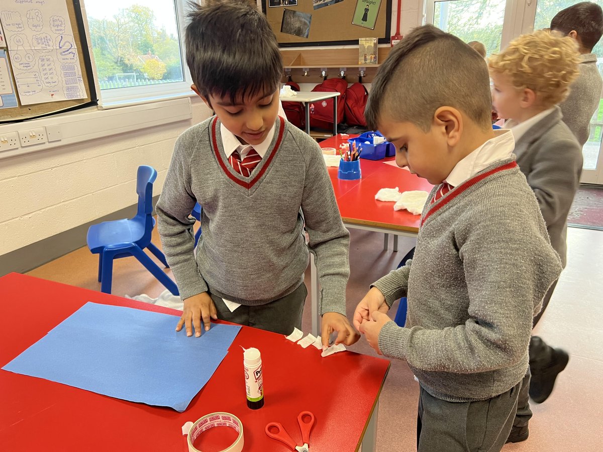 BGS_LowerSch's tweet photo. We made the WORST possible water bottle, house, umbrella, shoes, dress and car for our teddy. We then explained why these are the WORST INVENTIONS EVER! #BGS_Year2 #BGS_collaboration #BGS_Science https://t.co/sLg5zyUxm9