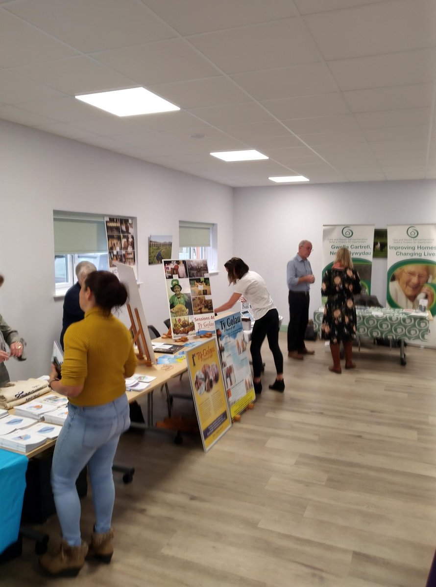 CarersTrustCWW's tweet photo. At today's event we have a wonderful market place, over 20 different organisations in attendacnce offering #unpaidcarers advice and information. @Peoplespeakup1 @AlzSocCymru @DeltaWellbeing
@CRCarms @Adferiad_ @carerssupportww @epilepsy_wales  @CanolfanJohnBurns https://t.co/gF0c6Kmy29