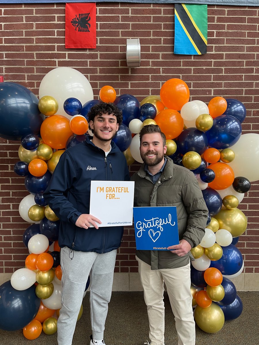 uakronadmission's tweet photo. Grateful for big things, small things, and everything in between. 🦘💙🧡  Check out what our current students are grateful for this season.

The Office of Admissions is grateful for our #FutureZips, current students, and the @uakron community. Happy Thanksgiving! 🦃💙 https://t.co/8wrooSRLZH