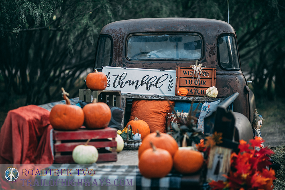 TrailofHighways's tweet photo. Happy Thanksgiving
May you have a blessed and fantastic day with family and friends
:
https://t.co/zaluojvCIF
:
#hiking  #getoutside #hikers #camperlife #travel #outdooradventure #colorado #roadtrek #roadtrektv #artofthesport #travelandtourism  #idaho #montana  #hikingadventures https://t.co/yOIf96ryNX