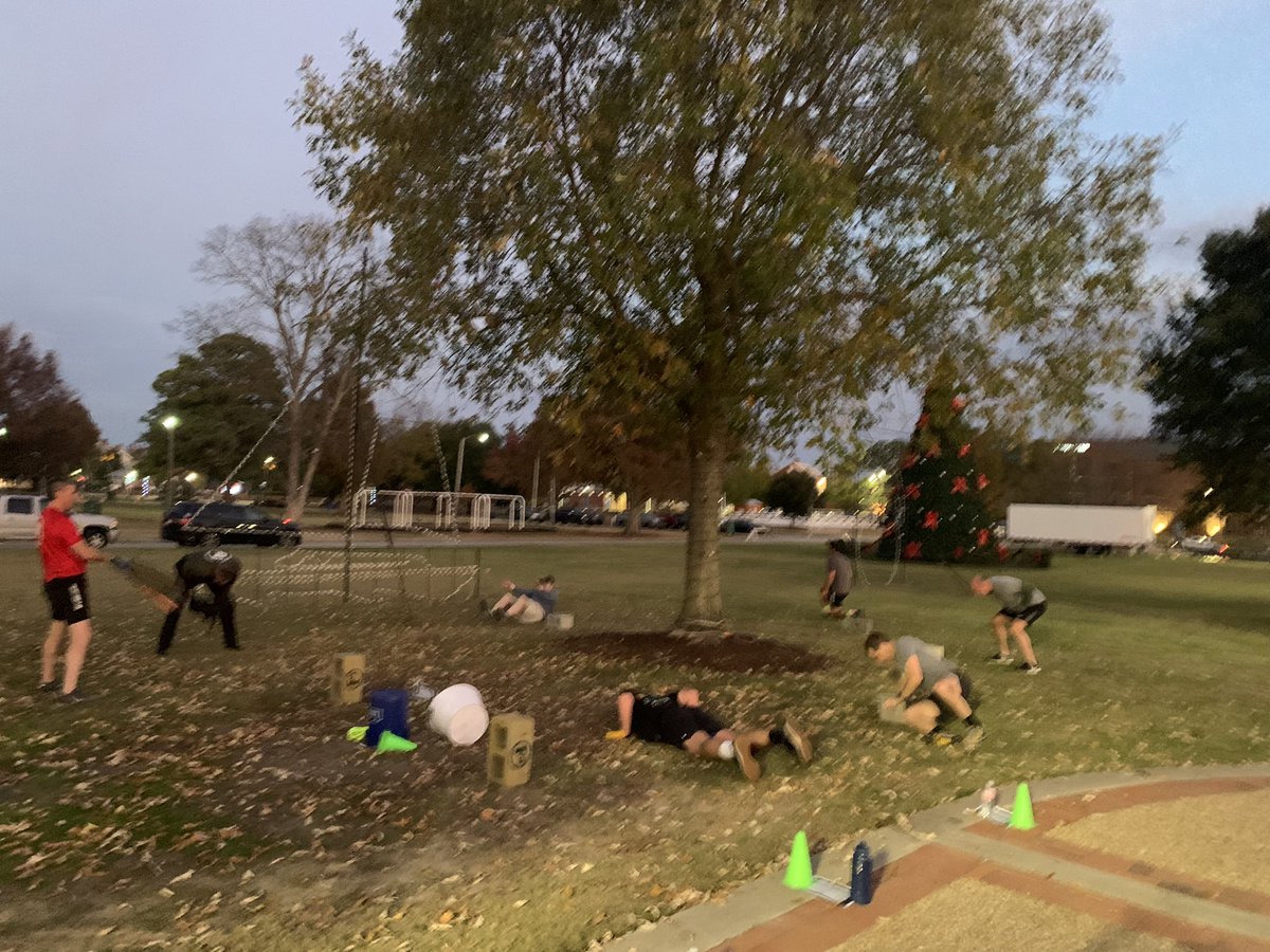 F3PyroNewBern's tweet photo. 11 Pax of #HIMs got after it with @F3NewBern at the Beautiful Union Point Park (@NewBernPandR) for the #GobblerChallenge, finished before Gobbler (@ninjaofficer) is after it out west. Highest total 5.4 rounds.  #EarnYourTurkey https://t.co/EfbMpf0h2v