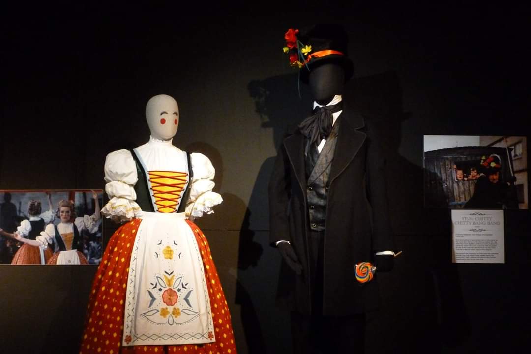 tick7's tweet image. Exhibition London 2015