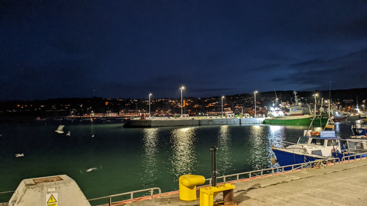 tick7's tweet image. Howth by night