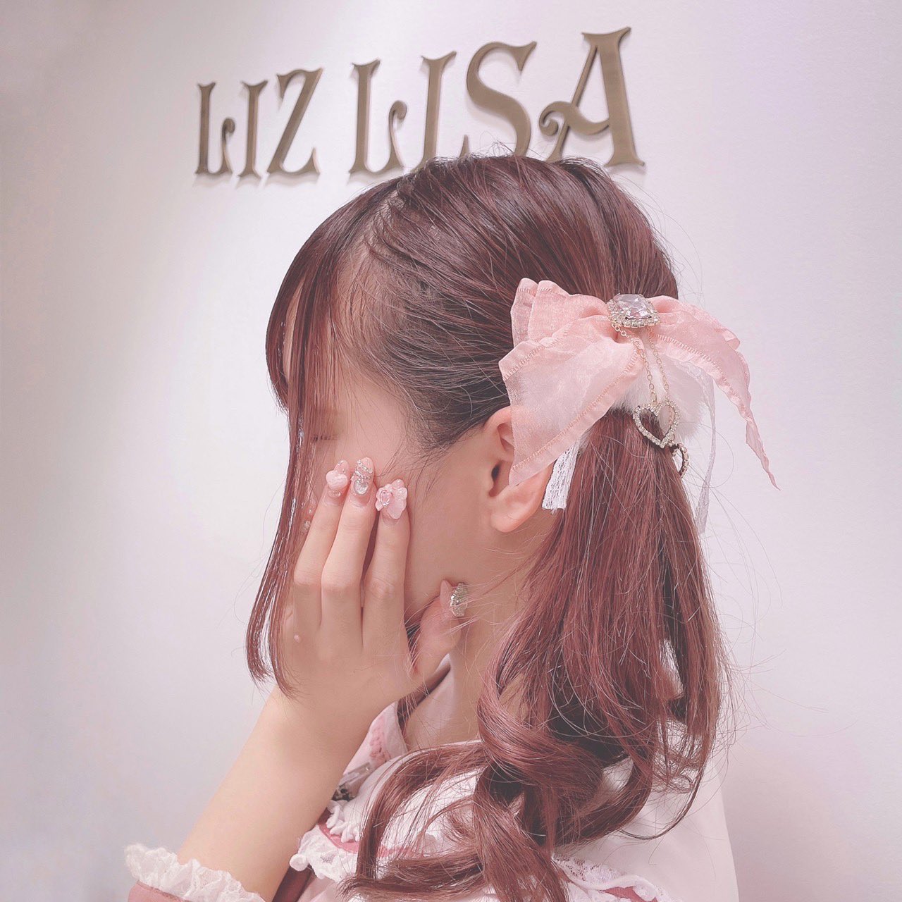 LIZLISA 10th ファー　チャーム　ストーン　薔薇　リボン LIZLISA 10th ファーチャームストーン薔薇リボン
