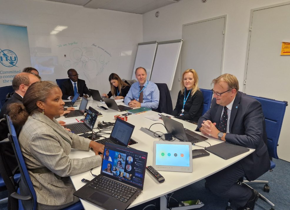 Our colleagues of <a href="/EU_Partnerships/">EU International Partnerships 🇪🇺</a> came to Geneva today to discuss with <a href="/ITU/">Int’l Telecommunication Union</a> Development Sector how to closer cooperate on universal &amp; meaningful connectivity and capacity building. Our common aim: a 🌍 without #digitaldivides!