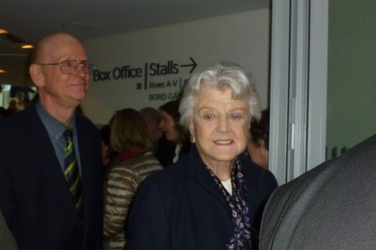tick7's tweet image. Remembering Dame Angela Lansbury.. wondeful memories bord gais theatre Dublin interview Feb 2016...
