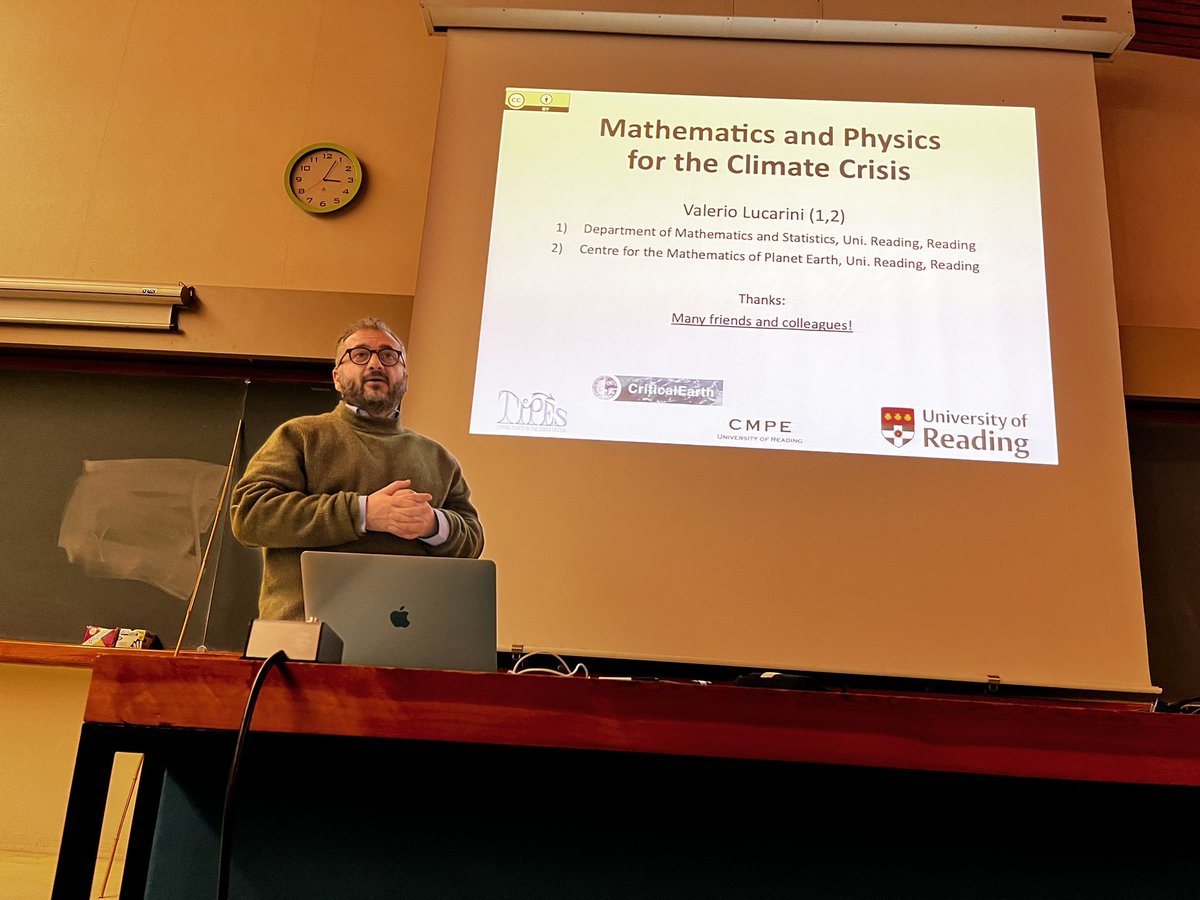 A pleasure to organize this joint #LSCE_IPSL and #SPEC @CEAParisSaclay with Bérengère Dubrulle and listen to Valerio Lucarini from @Unireading explaining the statistical physics of the #climate system! @INP_CNRS @INSU_CNRS @IPSL_outreach @UnivParisSaclay