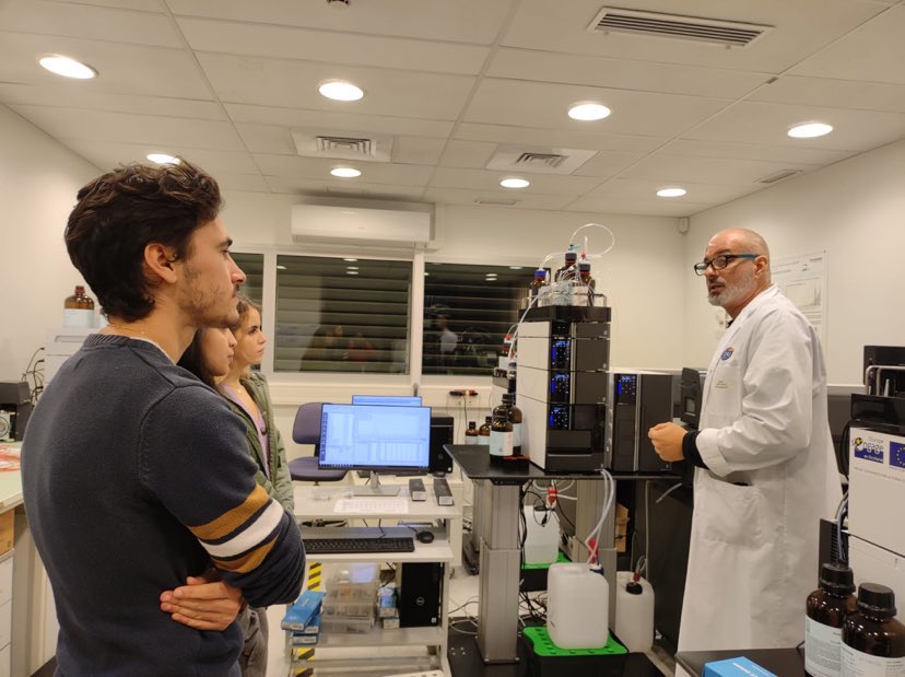 IDILProgram's tweet photo. A little insight into our medecine Non-Core teaching unit 🩺, allowing IDIL students to take introductory classes in new disciplines 🔍
Here's a guided tour of the @IRMB10 (Institute for Regenerative Medecine &amp; Biotherapy 🔬) led by @christopheHIRT2 of @umontpellier #IDILprogram https://t.co/PjN8crOaqL