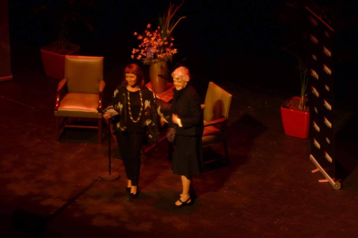 tick7's tweet image. Memories of Dame Angela Lansbury