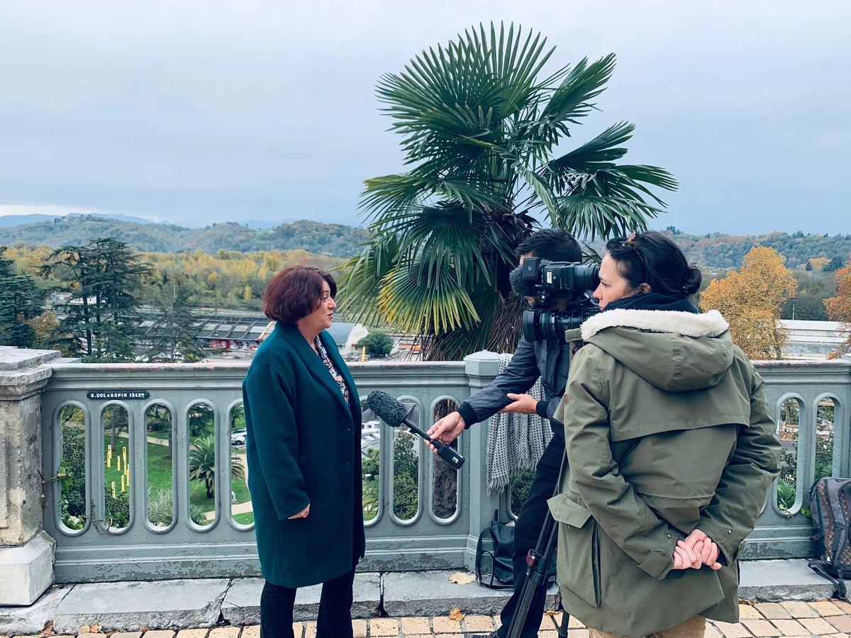 EmmanuelleCamelot🌻 tweet media