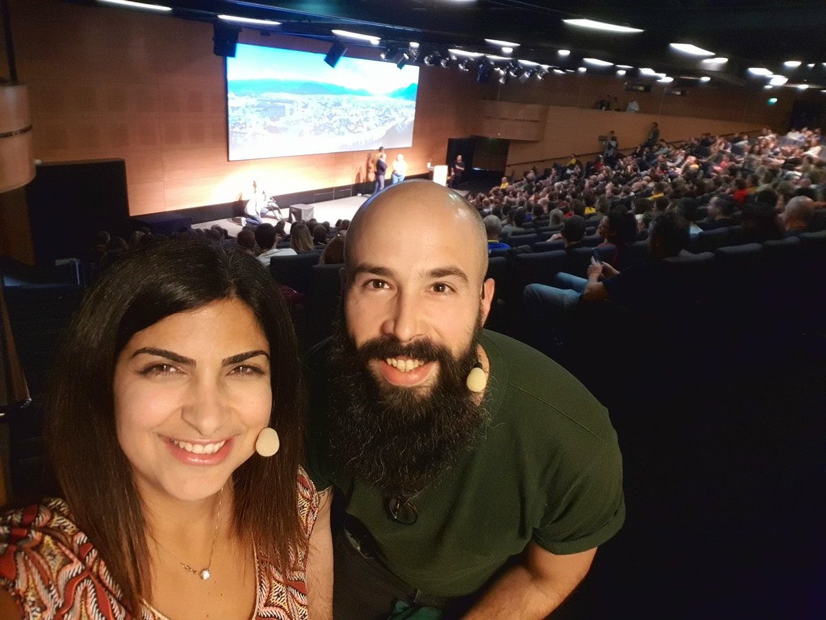 Et pour bien commencer l'après-midi à l'<a href="/AgileGrenoble/">Agile Grenoble</a>, Thomas et Sétaré étaient sur scène pour une #keynote sur la #permaentreprise : le modèle de développement de <a href="/norsys/">norsys</a> inspiré de la #Permaculture