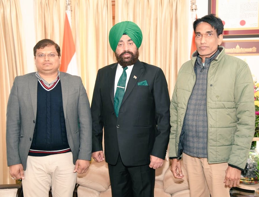 LtGenGurmit's tweet photo. Courtesy Call on by Sh Avinash Tripathi, Senior Policy Advisor, National innovation Programme. Government of India &amp; Chief mentor UNISED (IIT Kanpur) at Rajbhawan. 

Briefed about their work, mission, and vision.

Excellent work being done... https://t.co/dWS9ZeSxtM