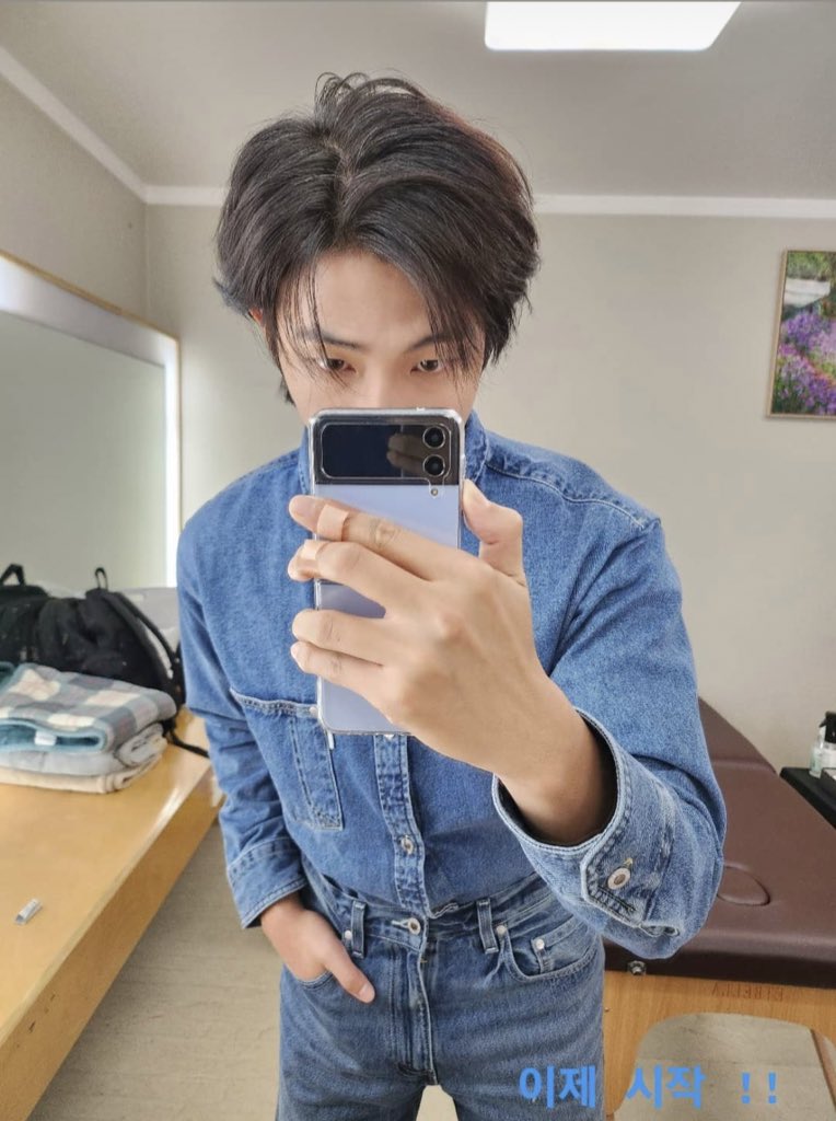 kvantee's tweet image. Good morning to me and Namjoon's indigo concept only 💙