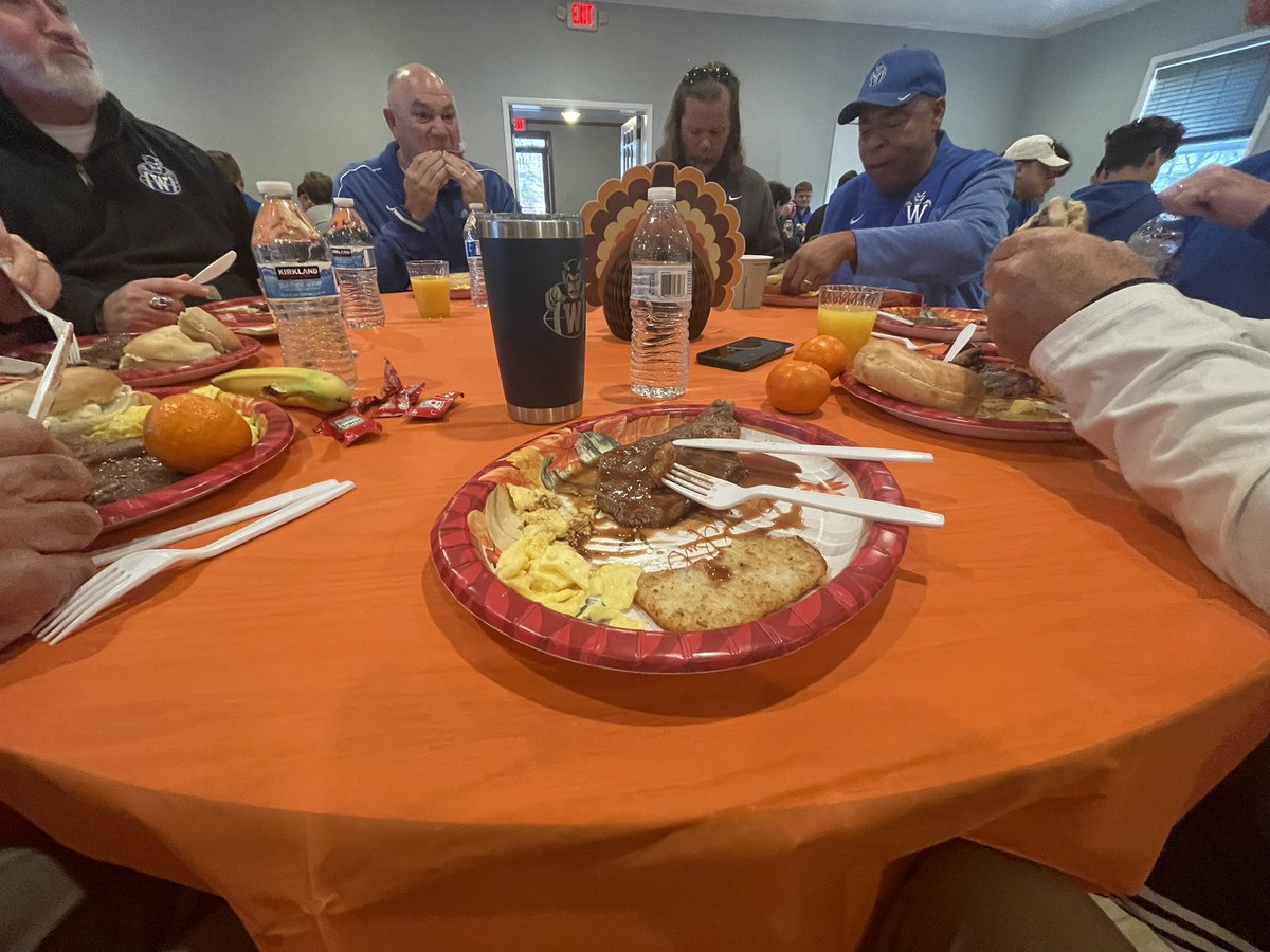 CoachAndzel's tweet photo. Steak and eggs 🏈 🦃 🥩  @BlueWestfield https://t.co/IuQsTSmn28