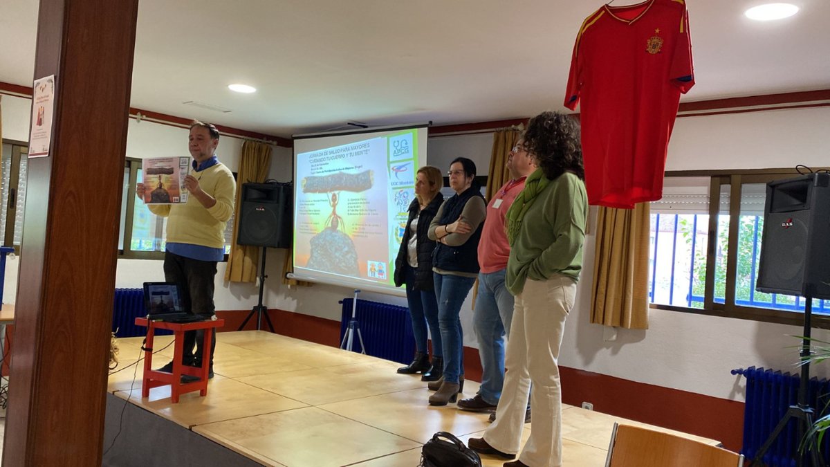 SaludAPCordoba's tweet photo. 👵👴 Ayer se celebró la Jornada de salud para mayores ' Cuidando tu cuerpo y tu mente', integrada en el II Plan Local de Salud y organizada por la UGC de Montoro y el Centro de Participación Activa de Mayores con la colaboración del Área de Bienestar Social de @AytoMontoro. https://t.co/zKykL6GIyN