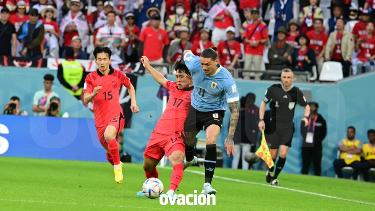 ovacionuy's tweet photo. #CopaMundialFIFA | 21' | ¡Contestó Uruguay! La Celeste tuvo dos chances. Primero un remate que se fue alto de Valverde y luego se lo perdió Núñez tras buena asistencia de Pellistri. 

@Uruguay 0-0 @theKFA

 Seguí el partido ►https://t.co/hm81RTOHYf◄ https://t.co/Ym47aPJRDB