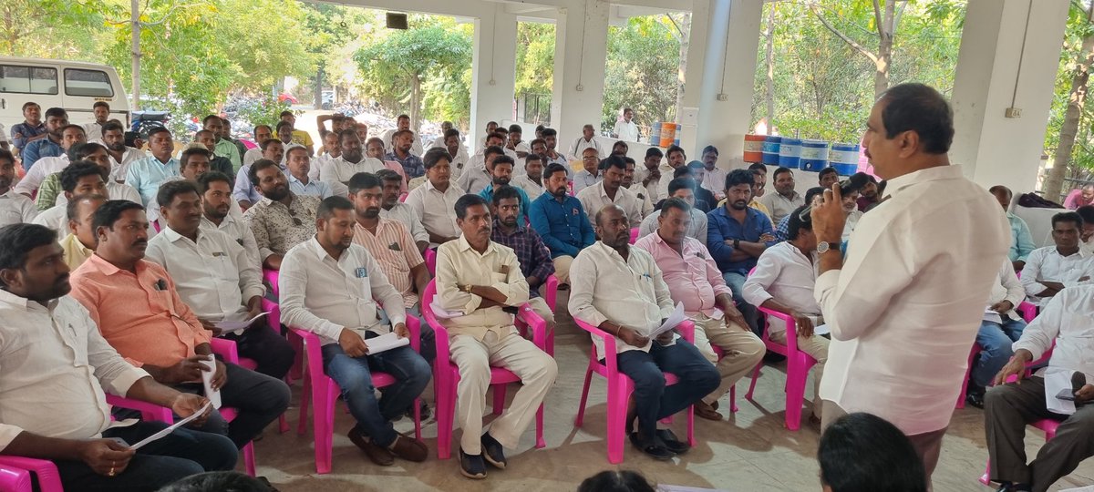 DrSanjayJagtial's tweet photo. జగిత్యాల పట్టణ టీఆరెఎస్ పార్టీ కార్యాలయం లో ముఖ్యమంత్రి గారి ఆదేశానుసారం జగిత్యాల అర్బన్,రూరల్ టీఆరెఎస్ పార్టీ ముఖ్య కార్యకర్తల ఆత్మీయ సమ్మేళనం కార్యక్రమంలో ...
@KTRTRS @RaoKavitha @Koppulaeshwar1 @MPsantoshtrs 
@trspartyonline https://t.co/RISrMPlbON