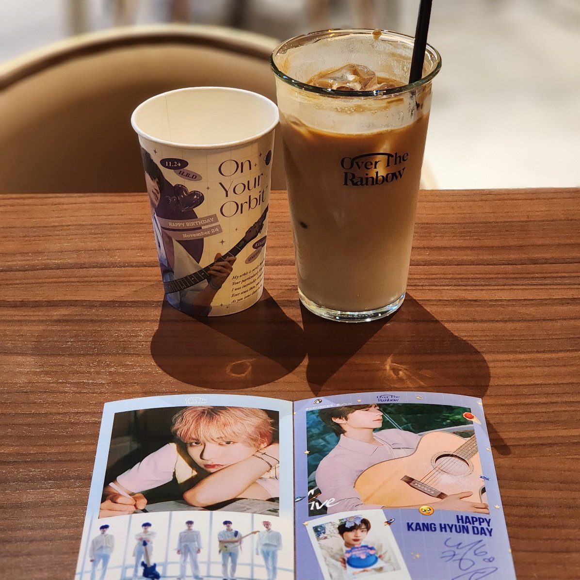 🌈오버더레인보우

컵홀더가 너무 예뻐요!!
준비해주셔서 감사합니다💜

#On_Your_Orbit
#나의_밤하늘의_빛_현구데이