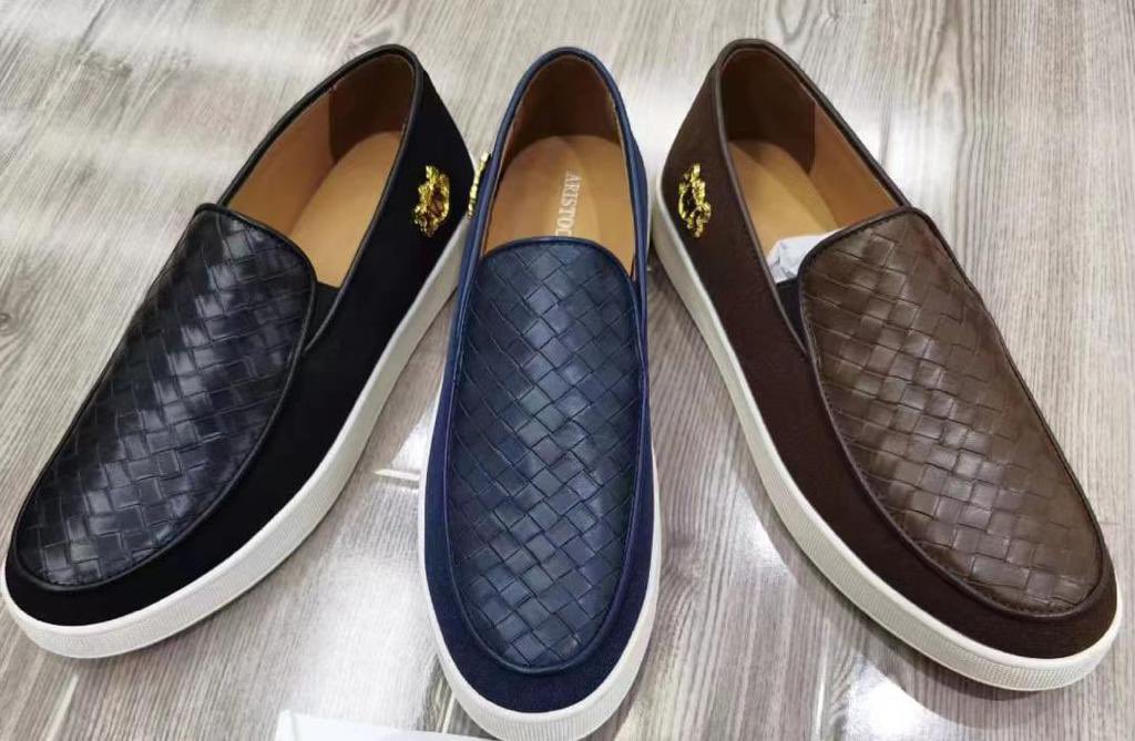 Youyou_lyrical's tweet photo. Original chaussures rasées 
#pointure 40 à 45
#livraison gratuite 
#paiement après réception 
#contact 772607950
#Cla’chic https://t.co/AQLyjxzrcO