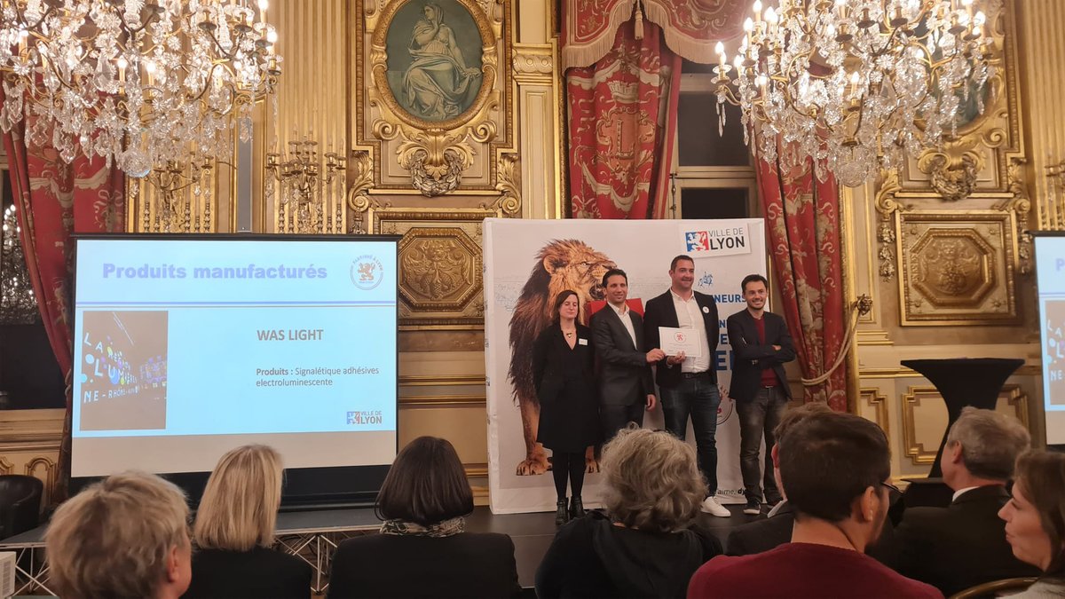 WAS LIGHT tweet media