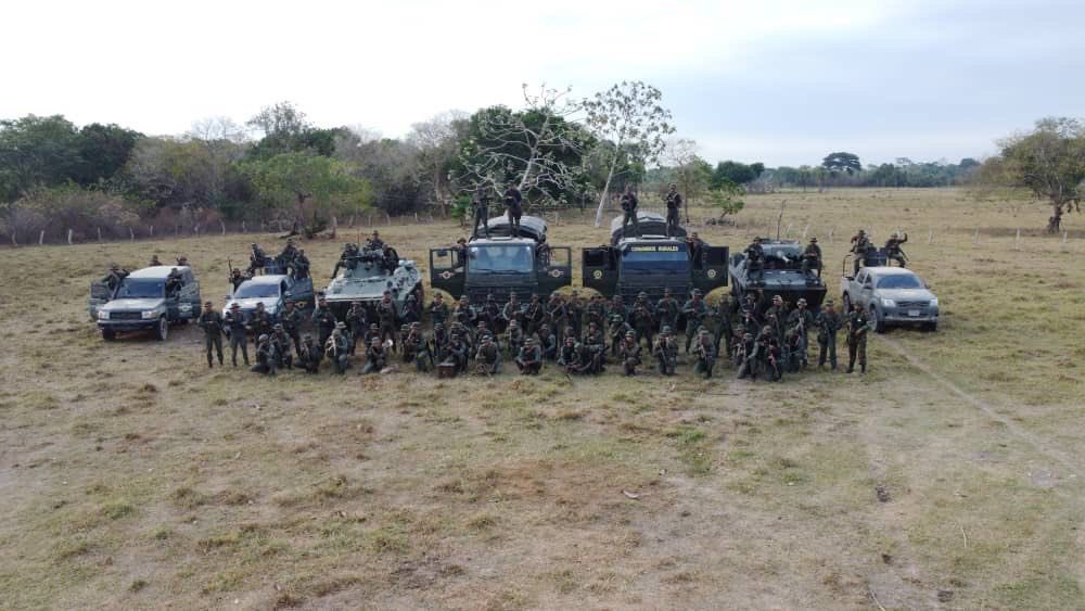 dhernandezlarez's tweet photo. #FANB se mantiene desplegada en la frontera con sus URRA de combate en ejercicio de la soberanía nacional ! https://t.co/TwjQcon4Z6