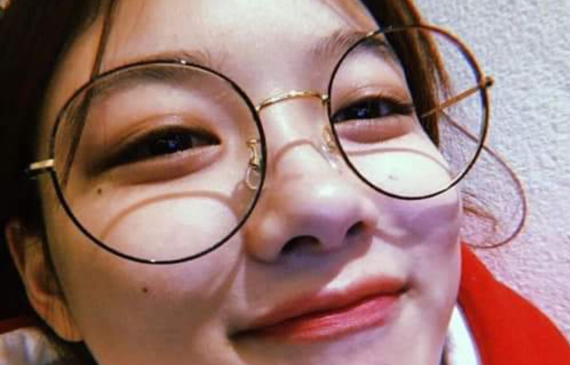 ᅠ
   
 ᅠ
   goofing off today seems like the perfect vibe for a stormy day.

ᅠ