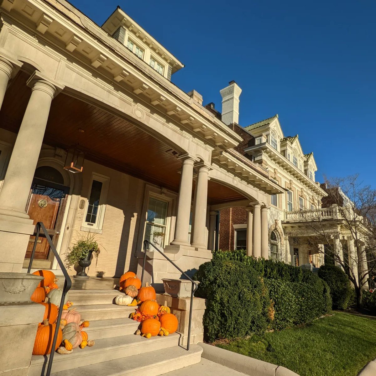 Happy Thanksgiving! We are thankful for our Historic #RVA family- you!

We are thankful for all the citizen stewards who improve our City through their own revitalization and renovation efforts, and the professionals who make their restoration dreams happen. 

#Preservation