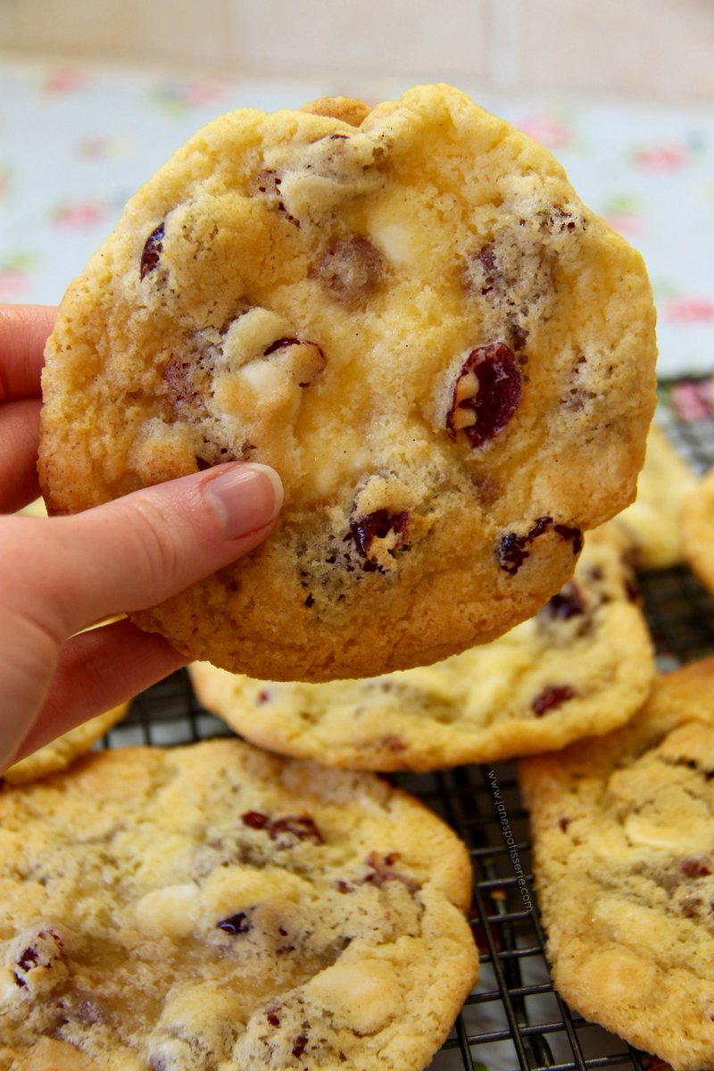 janespatisserie's tweet photo. White Chocolate and Cranberry Cookies 🥰🍪 Recipe - https://t.co/N0StSGj7Yg https://t.co/3duROlZCtc
