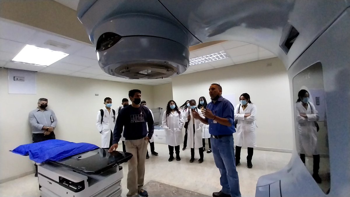 FundacitezuliaO's tweet photo. 🔎 Ellos son testigos de la tecnología de última generación que salva vidas, ¿la conoces? 🩺

⚕️ El oncólogico «Humberto Fernández Morán» cuenta con equipos de quimioterapia y radioterapia de la más alta sofisticación.

#ManosParaProducir

@NicolasMaduro
@SalvadorLugoC https://t.co/313JThWxaW
