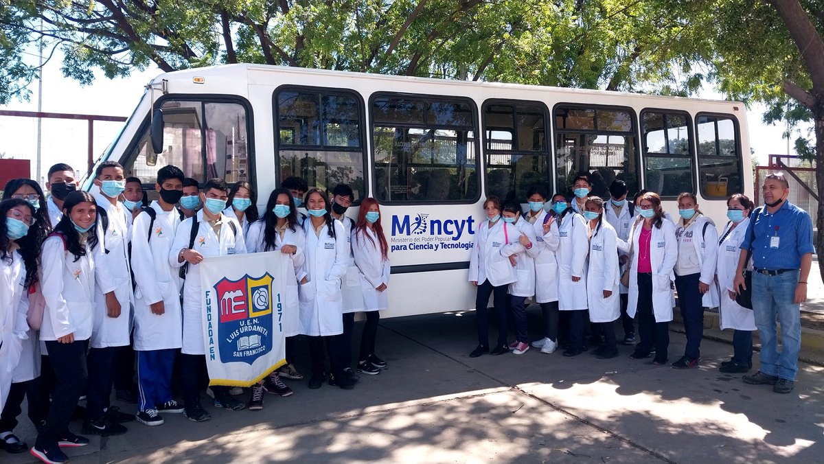 FundacitezuliaO's tweet photo. 🔎 Ellos son testigos de la tecnología de última generación que salva vidas, ¿la conoces? 🩺

⚕️ El oncólogico «Humberto Fernández Morán» cuenta con equipos de quimioterapia y radioterapia de la más alta sofisticación.

#ManosParaProducir

@NicolasMaduro
@SalvadorLugoC https://t.co/313JThWxaW