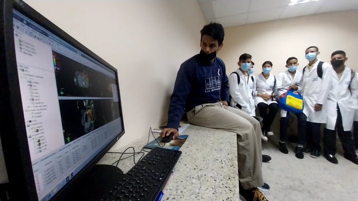 FundacitezuliaO's tweet photo. 🔎 Ellos son testigos de la tecnología de última generación que salva vidas, ¿la conoces? 🩺

⚕️ El oncólogico «Humberto Fernández Morán» cuenta con equipos de quimioterapia y radioterapia de la más alta sofisticación.

#ManosParaProducir

@NicolasMaduro
@SalvadorLugoC https://t.co/313JThWxaW