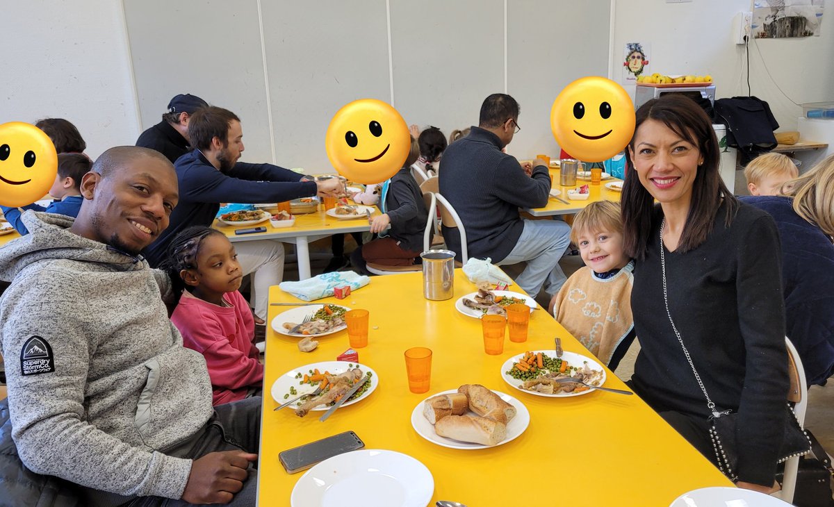 cde15_75015's tweet photo. Les parents ont déjeuné ce midi avec leurs enfants aux écoles Violet/Fondary puis ont visité la cuisine en présence de @Fr_Connault . Un grand merci à Lisa, (cheffe de cuisine) et son équipe pour leur implication quotidienne au service des enfants. #restauration #paris15 #cde15 https://t.co/X6nRoFYgwc